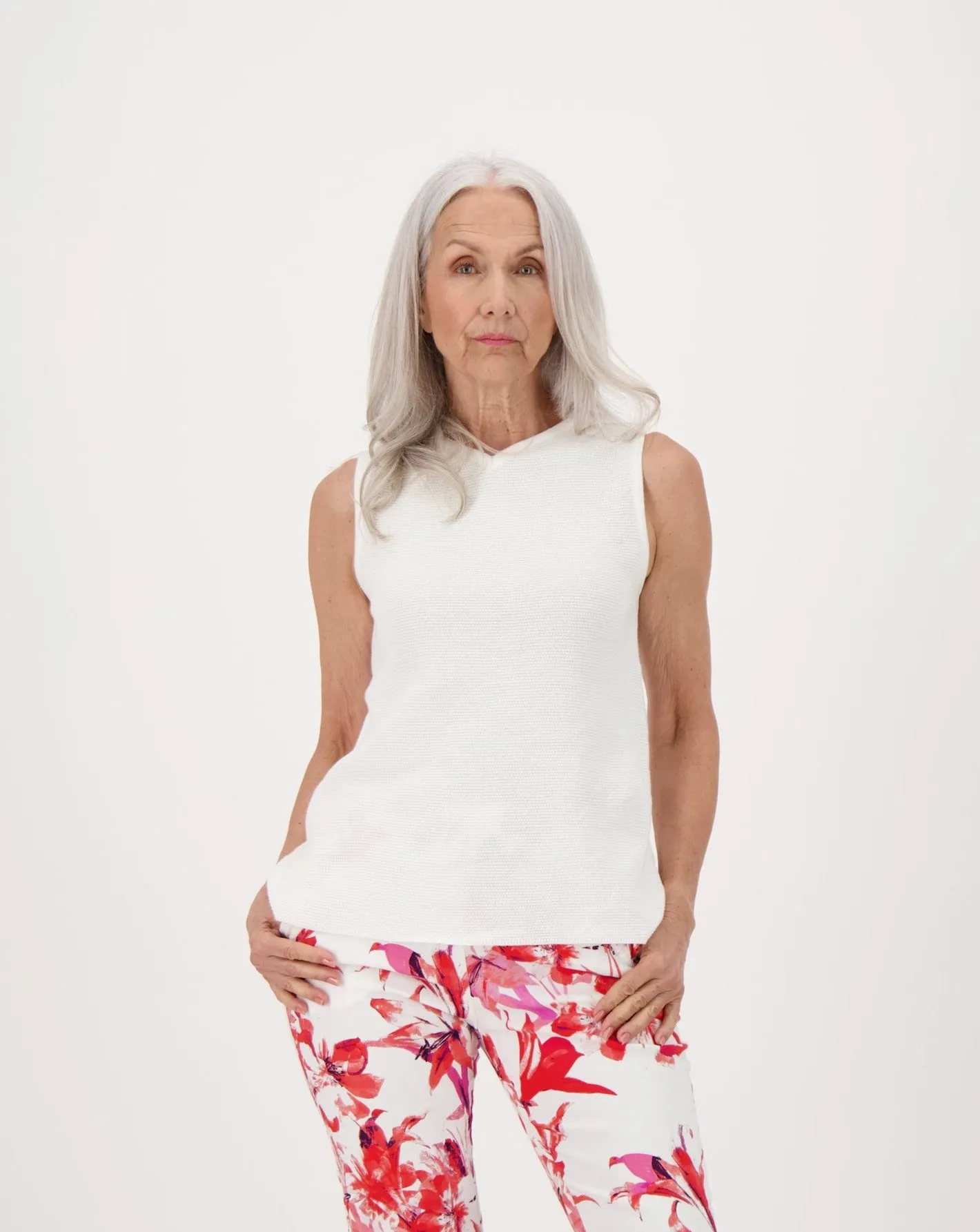 Sleeveless Knit V Neck Top